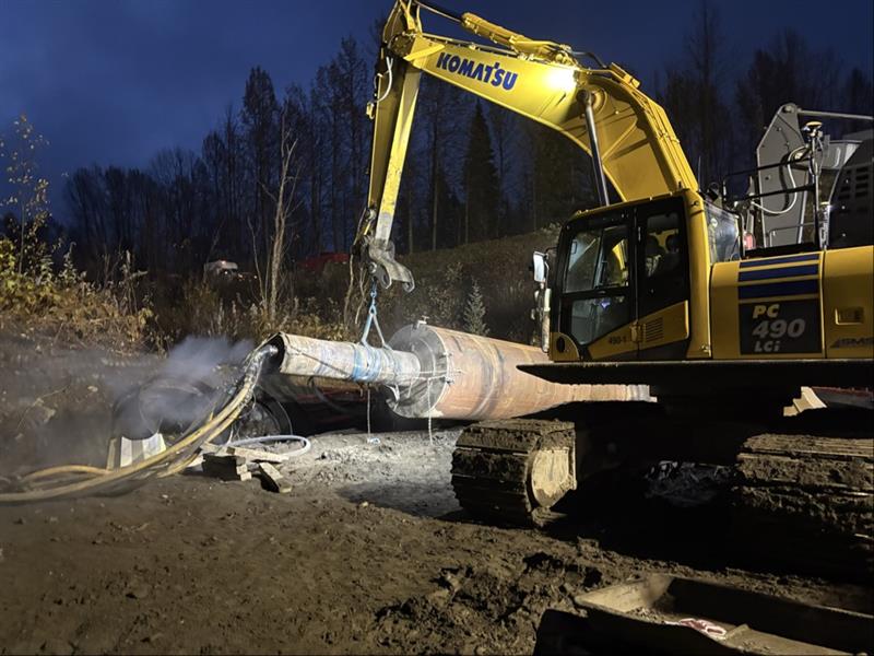 Night Shift Excavator Lifting Pipe Meziadin Junction